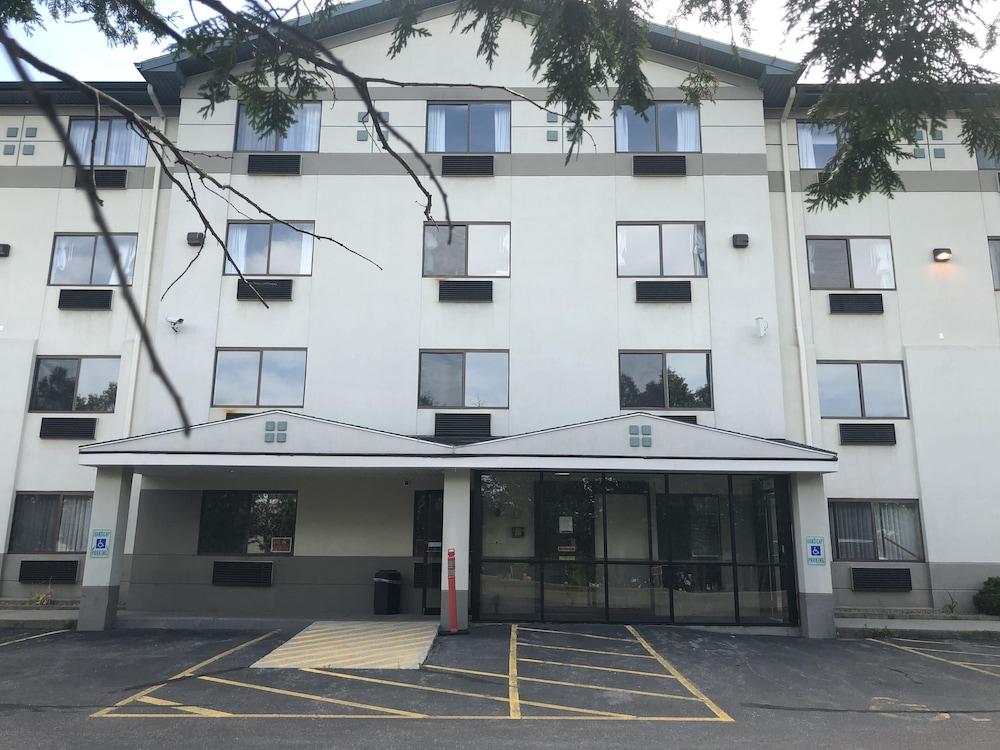 Super 8 By Wyndham Manchester Airport Exterior foto