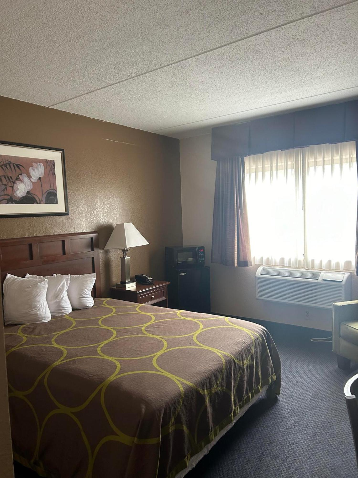 Super 8 By Wyndham Manchester Airport Exterior foto